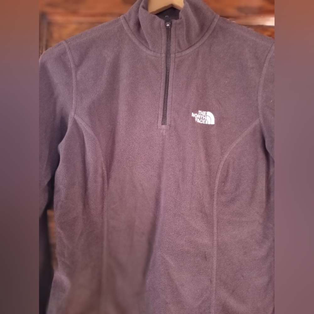 Womens Northface half zip lightweight fleece. Size XS. Chocolate brown